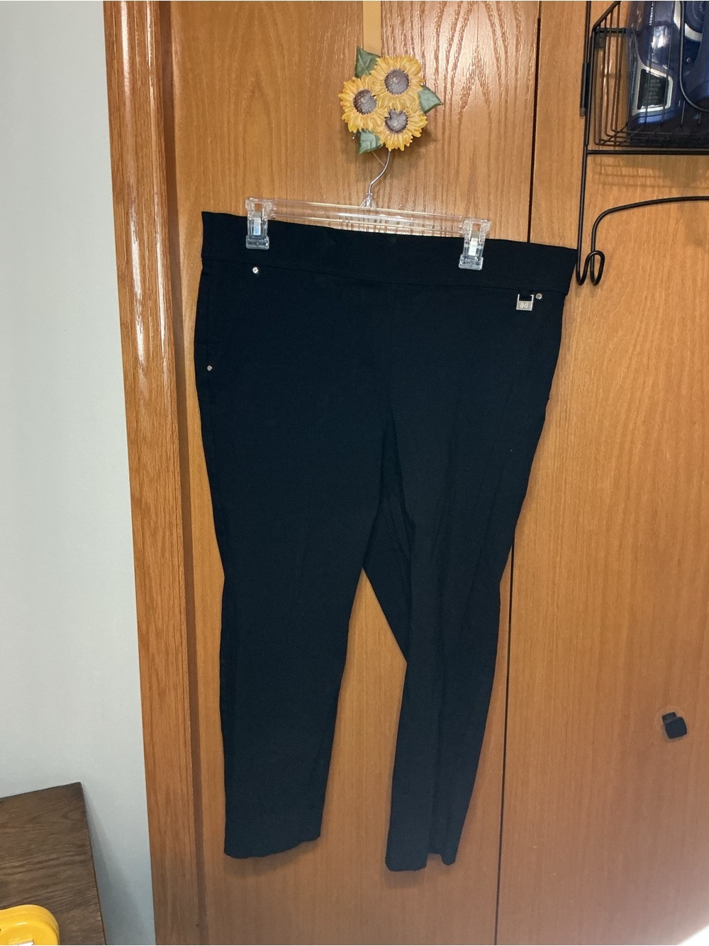 Women’s Black Capri Pants - Classic Stretch Fit